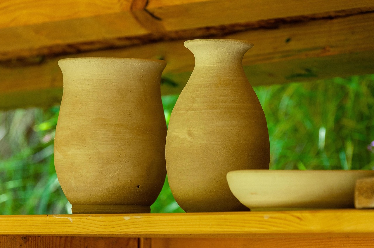 Store water naturally in clay pots